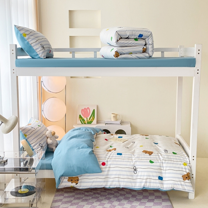 91家纺网 家纺一手货源 找家纺 寐眠 2025新款全棉纯棉印花学生三件套上下铺三件套 爬爬熊