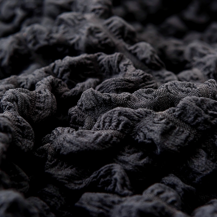 91家纺网 家纺一手货源 找家纺 布兰鸟【沙发套】 2025新款泡泡沙发套【英文裙摆款】三人沙发风格 单色深灰