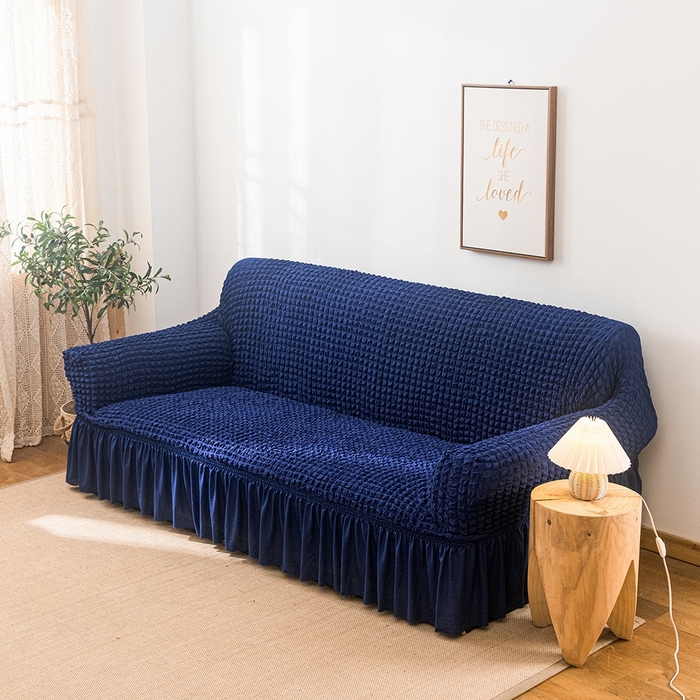 91家纺网 家纺一手货源 找家纺 布兰鸟【沙发套】 2025新款泡泡沙发套【英文裙摆款】三人沙发风格 单色希腊蓝