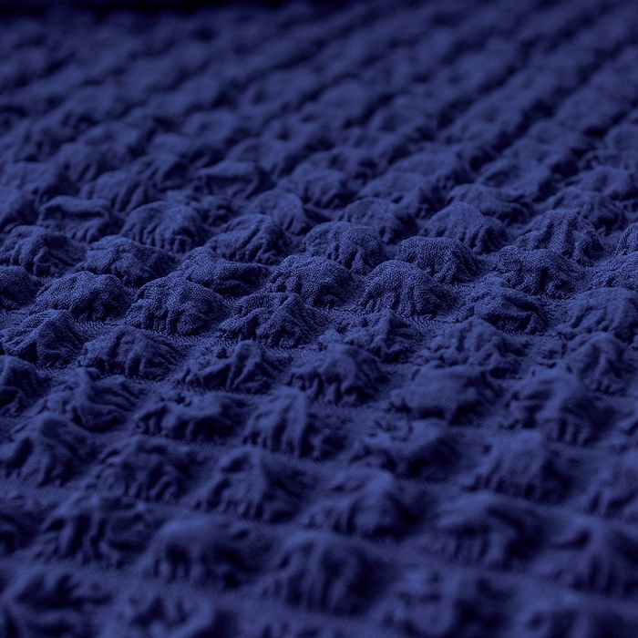 91家纺网 家纺一手货源 找家纺 布兰鸟【沙发套】 2025新款泡泡沙发套【英文裙摆款】三人沙发风格 单色希腊蓝