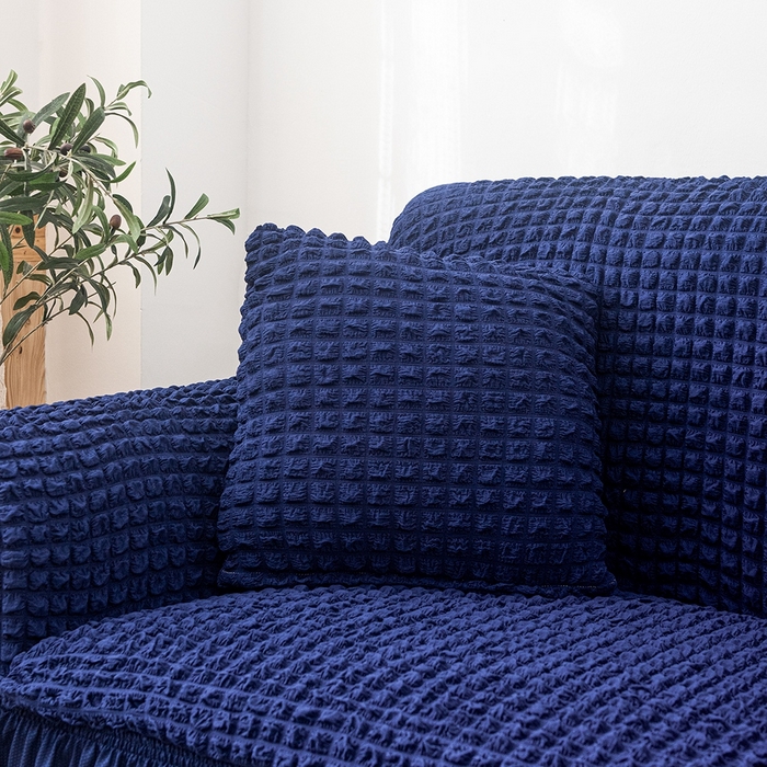 91家纺网 家纺一手货源 找家纺 布兰鸟【沙发套】 2025新款泡泡沙发套【英文裙摆款】三人沙发风格 单色希腊蓝