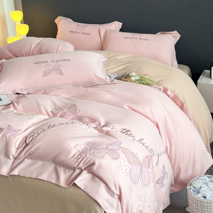 91家纺网 家纺一手货源 找家纺 青柚 2025新款梦蝶亲肤棉刺绣四件套（小号不低于98元，标准不低于138，加大不低于148，以此类推，低价必投不撤销） 梦蝶-裸粉