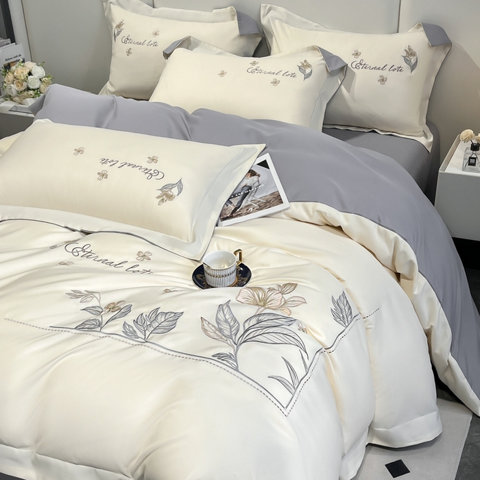 91家纺网 家纺一手货源 找家纺 青柚 2025新款A类亲肤棉刺绣四件套-蓝风铃（小号不低于98元，标准不低于138，加大不低于148，以此类推，低价必投不撤销） 蓝风铃-绅士灰