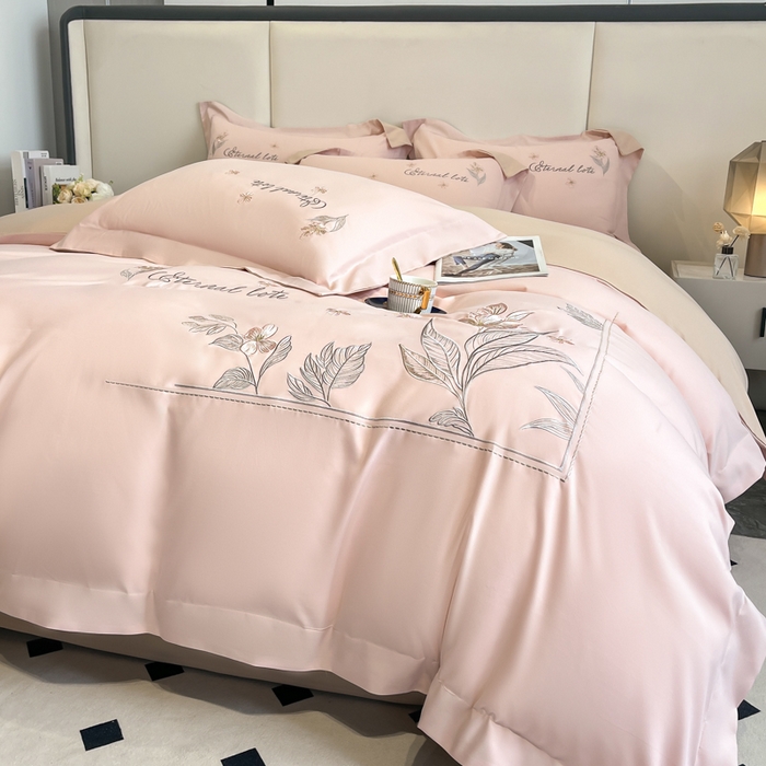 91家纺网 家纺一手货源 找家纺 青柚 2025新款A类亲肤棉刺绣四件套-蓝风铃（小号不低于98元，标准不低于138，加大不低于148，以此类推，低价必投不撤销） 蓝风铃-轻奢粉