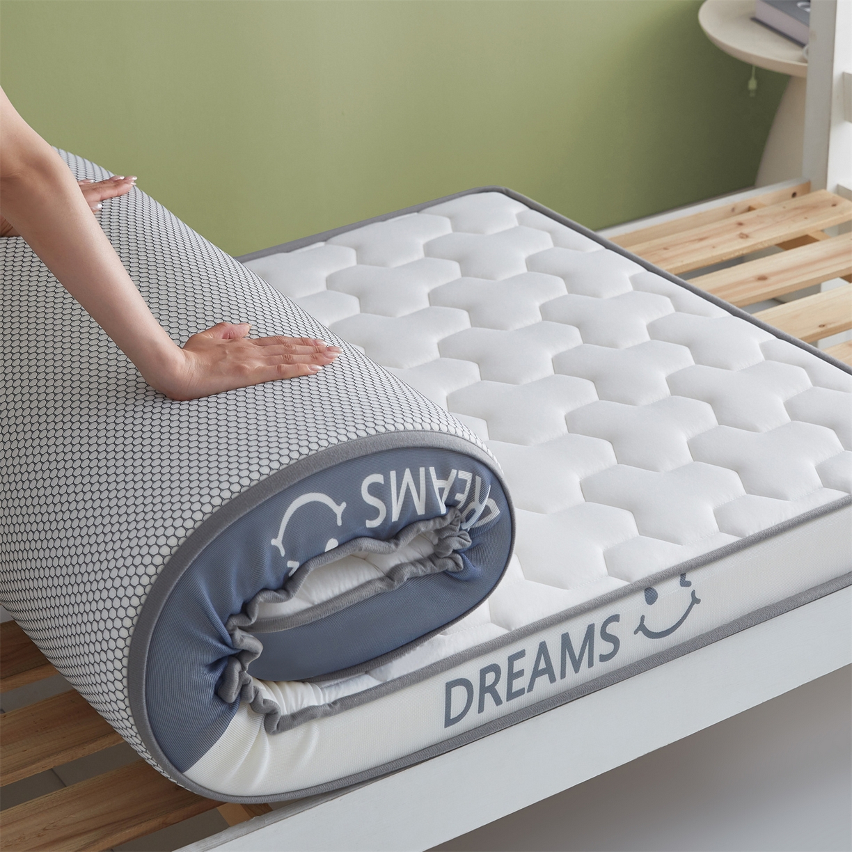 91家纺网 家纺一手货源 找家纺 （总）布卢姆床垫 2025新款A类针织乳胶立体记忆海绵学生床垫--微笑