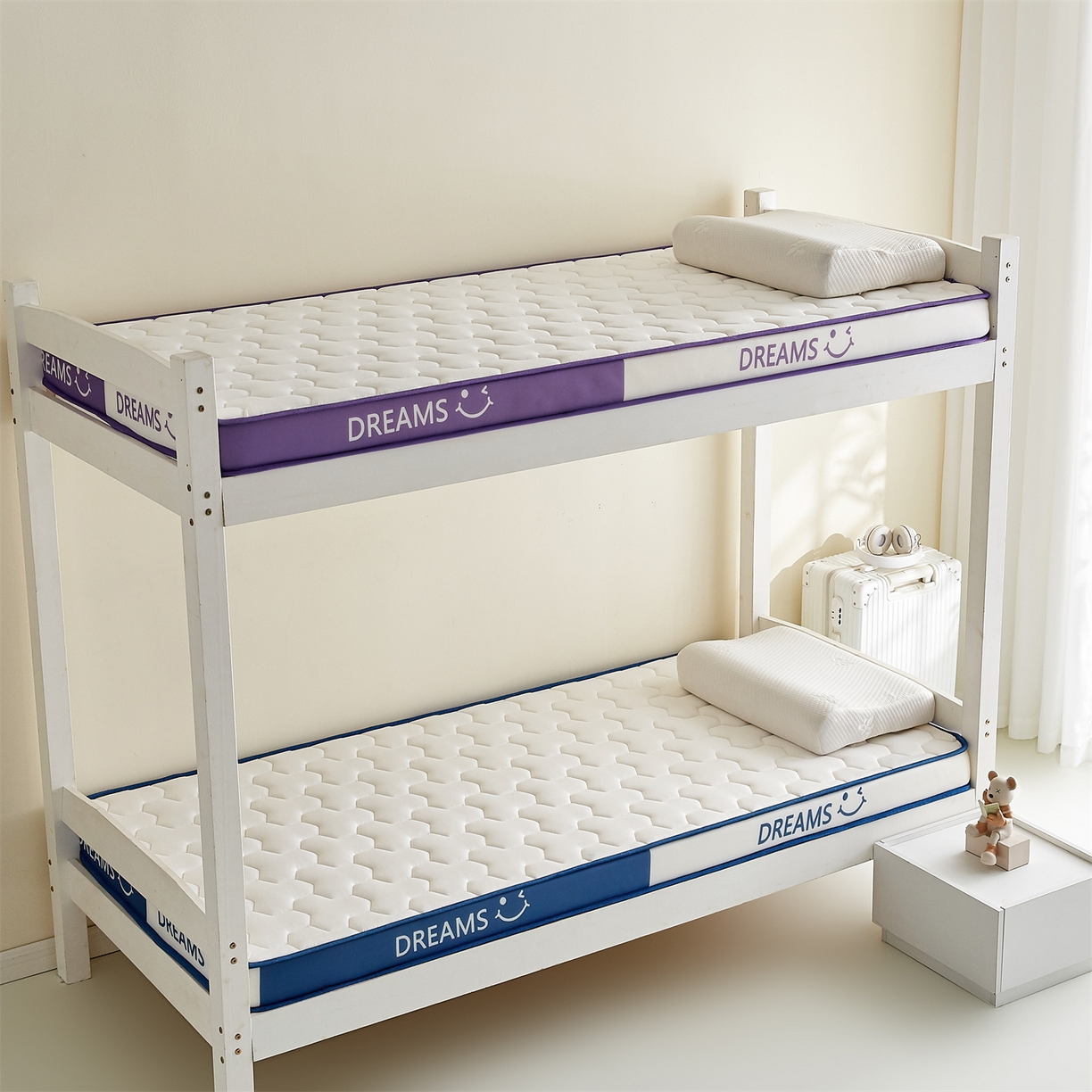 91家纺网 家纺一手货源 找家纺 布卢姆床垫 2025新款A类针织乳胶立体记忆海绵学生床垫--微笑 微笑-白蓝