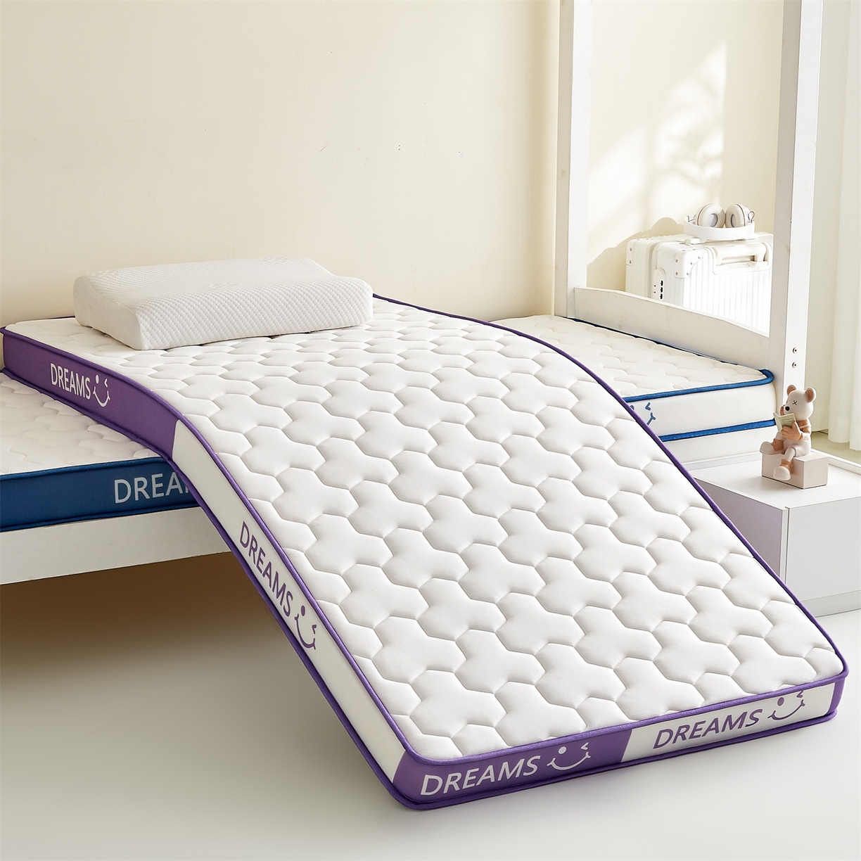 91家纺网 家纺一手货源 找家纺 布卢姆床垫 2025新款A类针织乳胶立体记忆海绵学生床垫--微笑 微笑-白紫