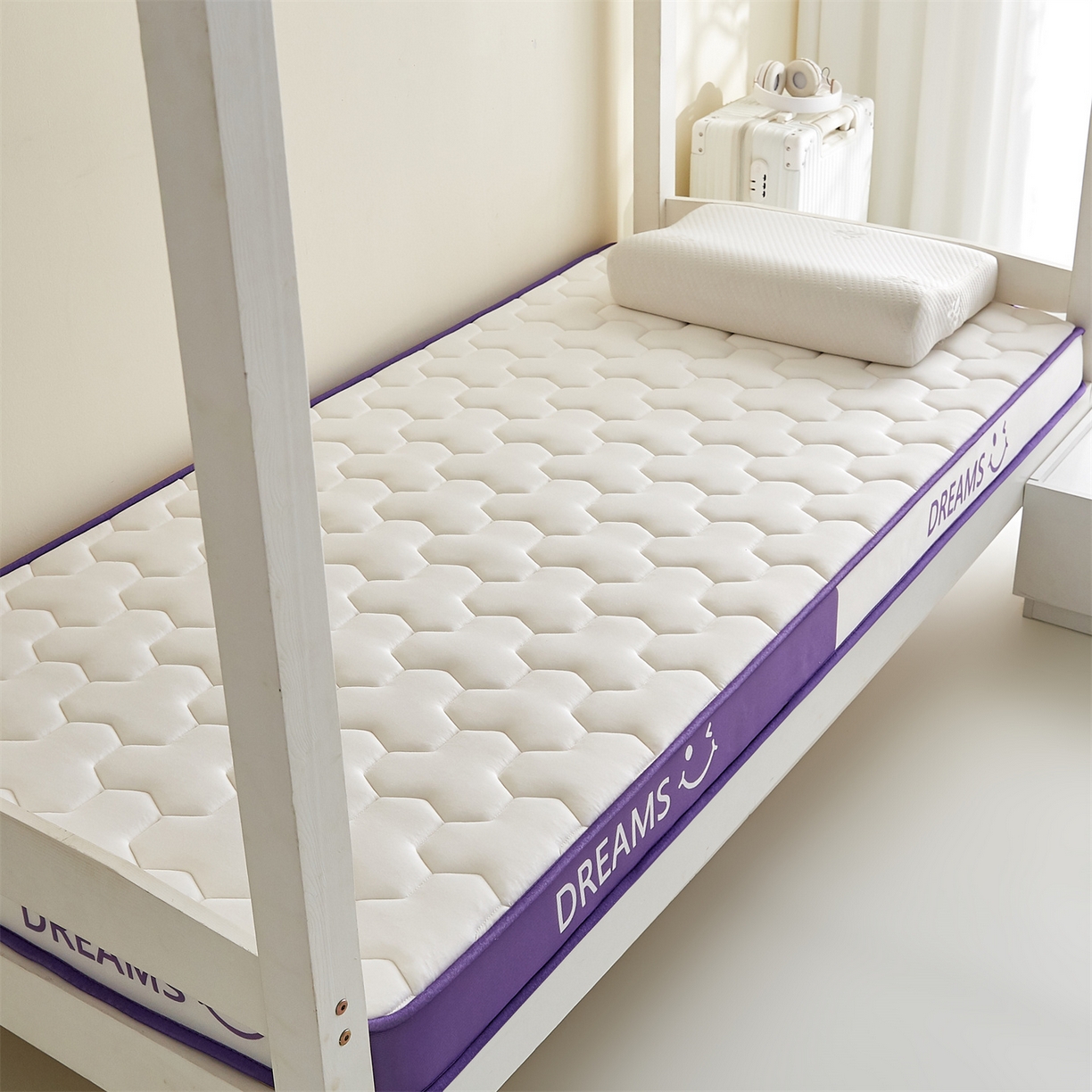 91家纺网 家纺一手货源 找家纺 布卢姆床垫 2025新款A类针织乳胶立体记忆海绵学生床垫--微笑 微笑-白紫