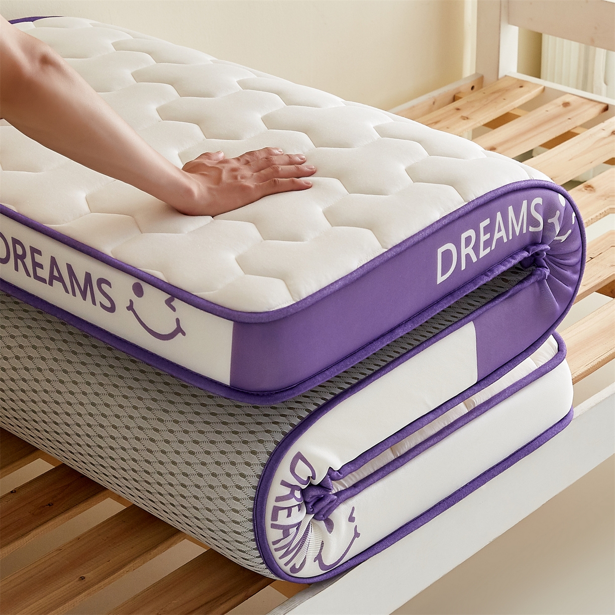 91家纺网 家纺一手货源 找家纺 布卢姆床垫 2025新款A类针织乳胶立体记忆海绵学生床垫--微笑 微笑-白紫