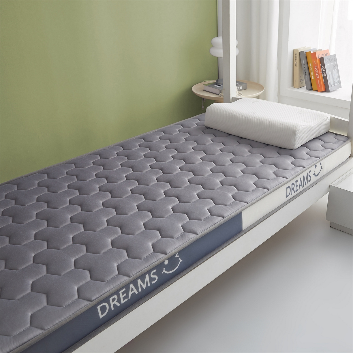 91家纺网 家纺一手货源 找家纺 布卢姆床垫 2025新款A类针织乳胶立体记忆海绵学生床垫--微笑 微笑-灰