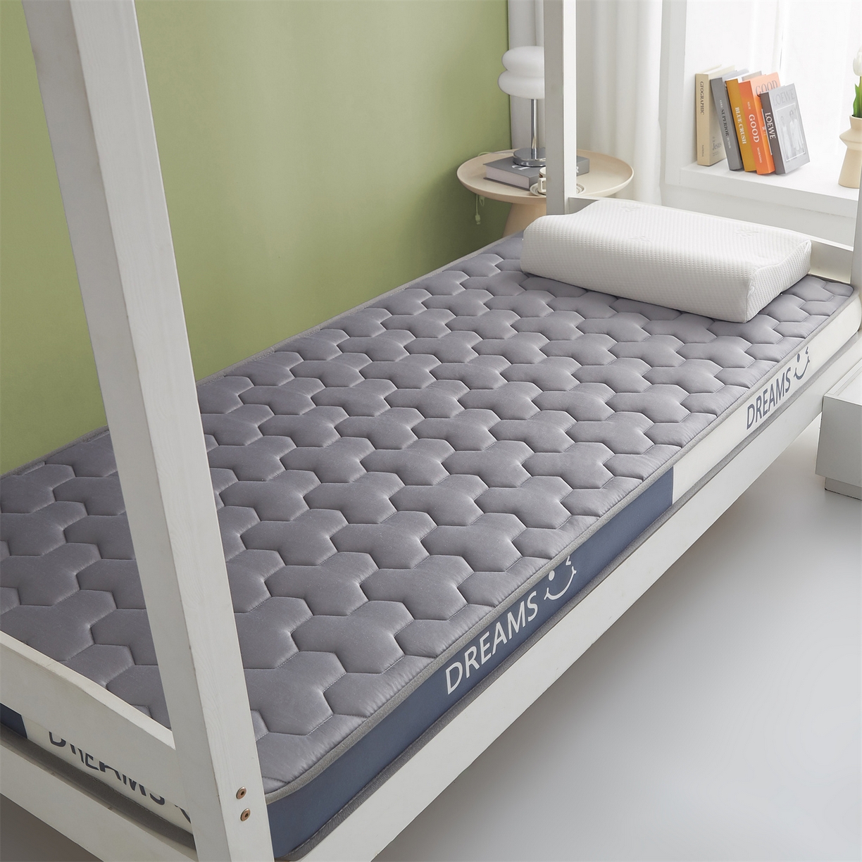 91家纺网 家纺一手货源 找家纺 布卢姆床垫 2025新款A类针织乳胶立体记忆海绵学生床垫--微笑 微笑-灰