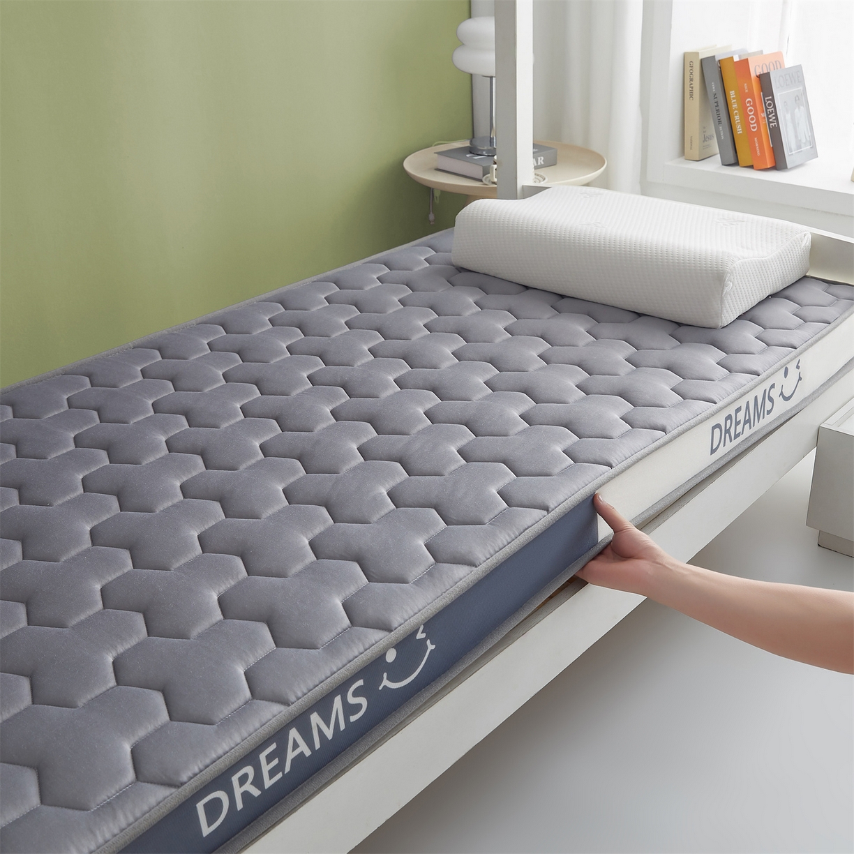 91家纺网 家纺一手货源 找家纺 布卢姆床垫 2025新款A类针织乳胶立体记忆海绵学生床垫--微笑 微笑-灰