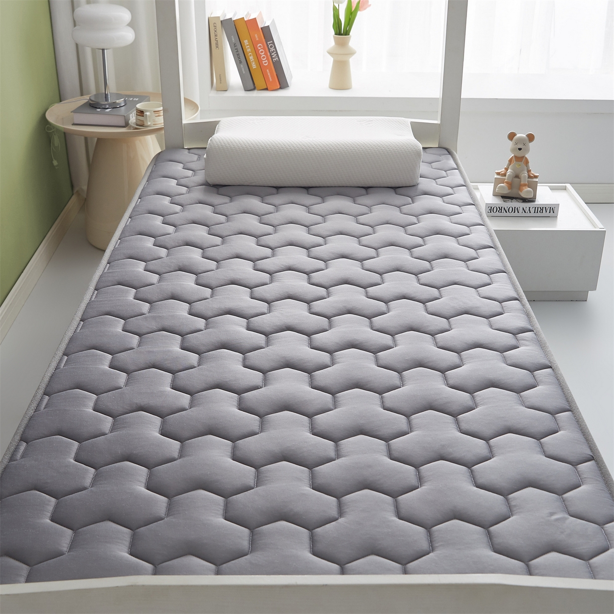 91家纺网 家纺一手货源 找家纺 布卢姆床垫 2025新款A类针织乳胶立体记忆海绵学生床垫--微笑 微笑-灰