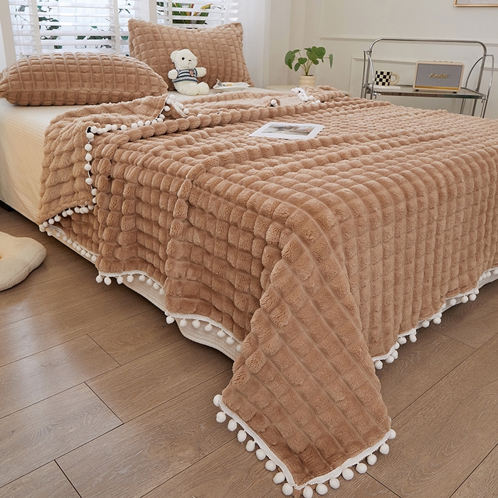 91家纺网 家纺一手货源 找家纺 楼兰公主2025新款云感梦境毛球毯  焦糖咖