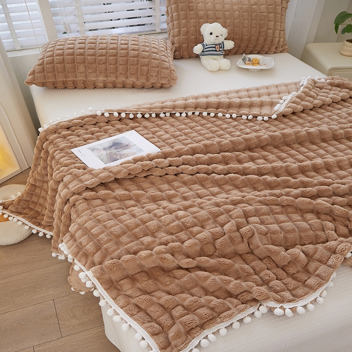 91家纺网 家纺一手货源 找家纺 楼兰公主2025新款云感梦境毛球毯  焦糖咖