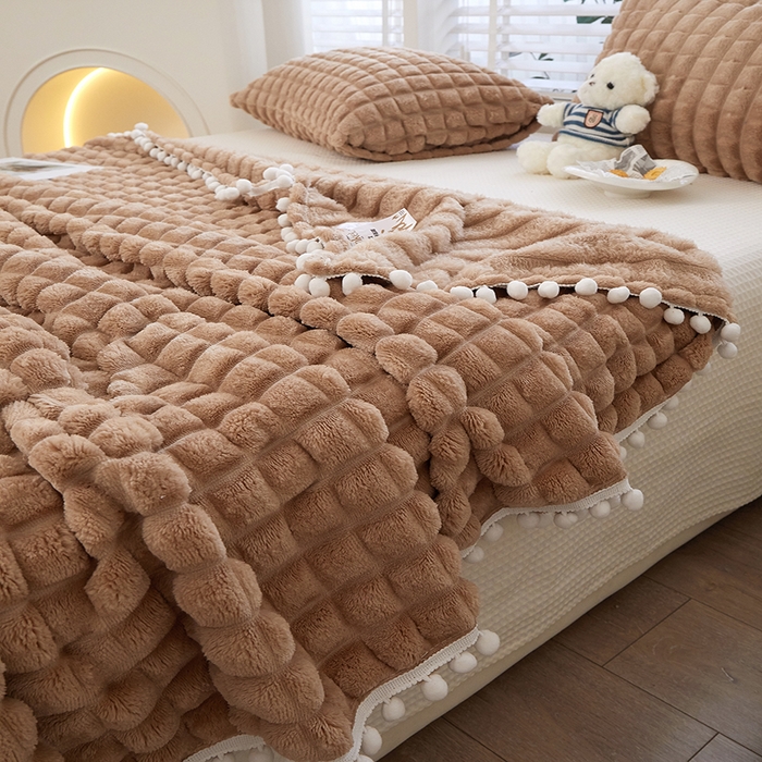 91家纺网 家纺一手货源 找家纺 楼兰公主2025新款云感梦境毛球毯  焦糖咖