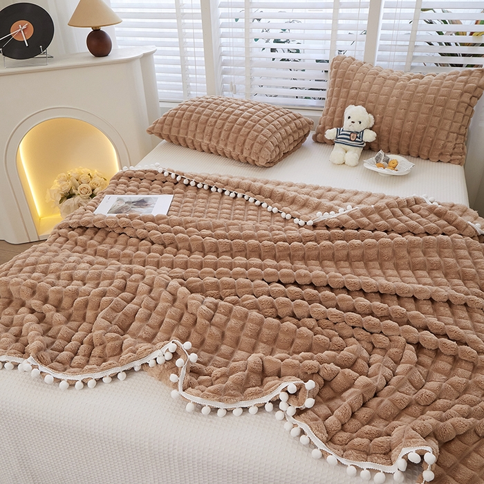 91家纺网 家纺一手货源 找家纺 楼兰公主2025新款云感梦境毛球毯  焦糖咖