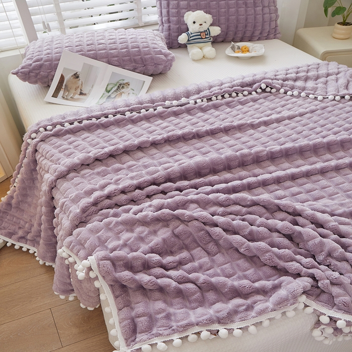 91家纺网 家纺一手货源 找家纺 楼兰公主2025新款云感梦境毛球毯  罗兰紫