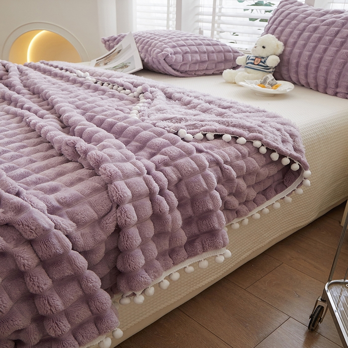 91家纺网 家纺一手货源 找家纺 楼兰公主2025新款云感梦境毛球毯  罗兰紫