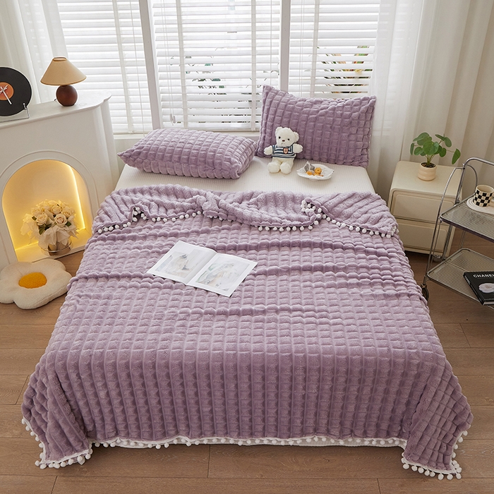 91家纺网 家纺一手货源 找家纺 楼兰公主2025新款云感梦境毛球毯  罗兰紫