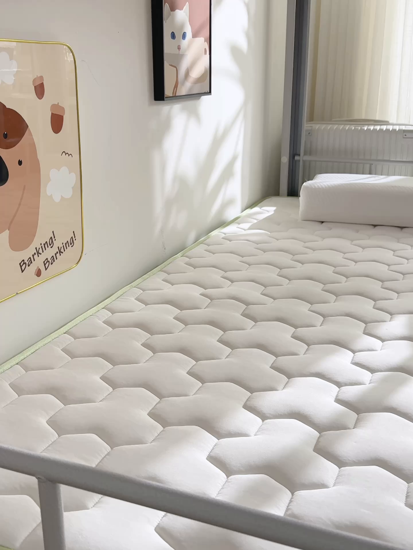 91家纺网 家纺一手货源 找家纺 布卢姆床垫 2025新款A类针织乳胶立体记忆海绵学生床垫--微笑 微笑-白绿