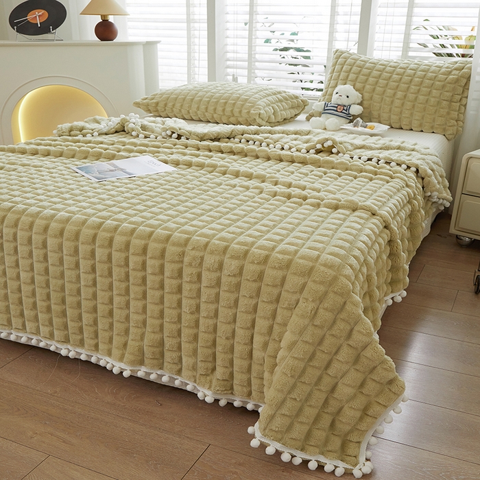 91家纺网 家纺一手货源 找家纺 楼兰公主2025新款云感梦境毛球毯  柠檬黄