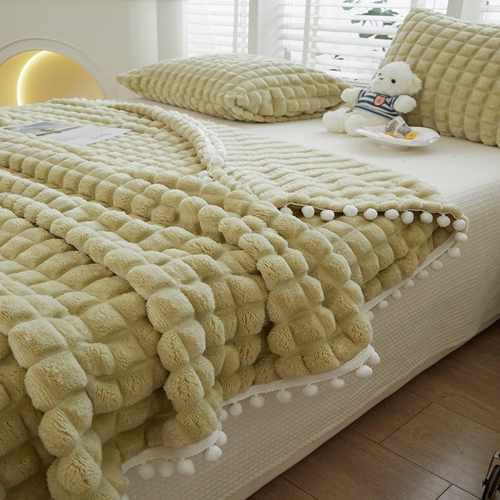 91家纺网 家纺一手货源 找家纺 楼兰公主2025新款云感梦境毛球毯  柠檬黄