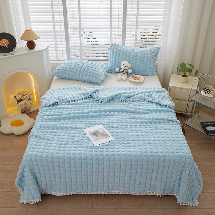 91家纺网 家纺一手货源 找家纺 楼兰公主2025新款云感梦境毛球毯  天空蓝