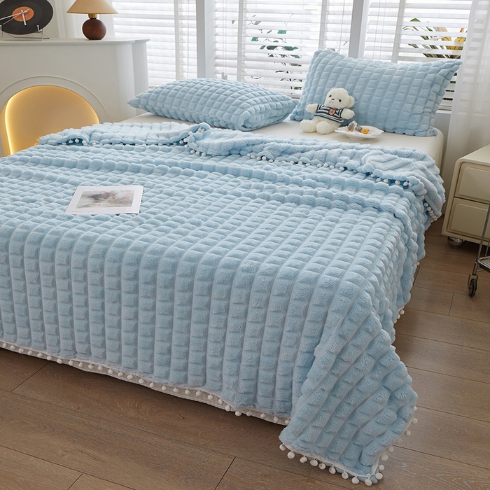 91家纺网 家纺一手货源 找家纺 楼兰公主2025新款云感梦境毛球毯  天空蓝