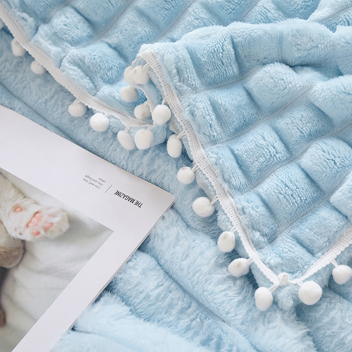 91家纺网 家纺一手货源 找家纺 楼兰公主2025新款云感梦境毛球毯  天空蓝