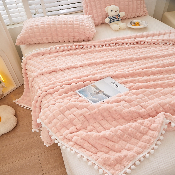 91家纺网 家纺一手货源 找家纺 楼兰公主2025新款云感梦境毛球毯  胭脂粉