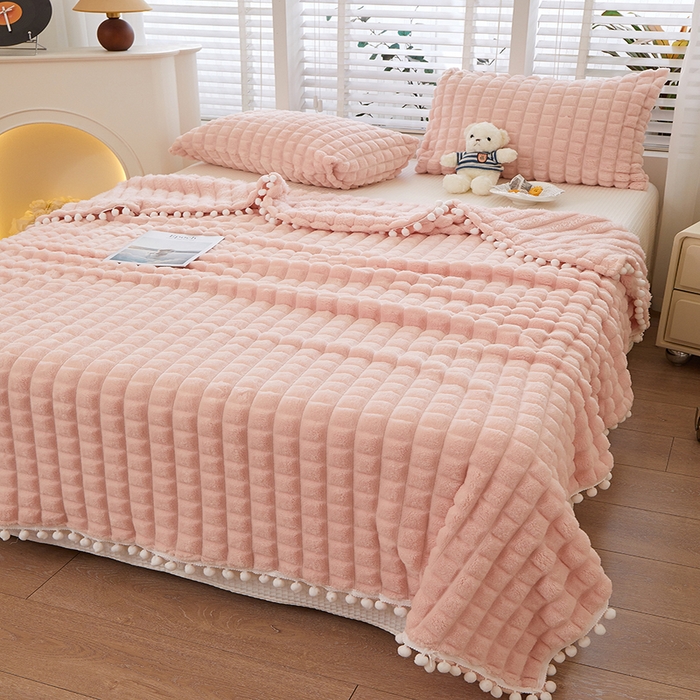 91家纺网 家纺一手货源 找家纺 楼兰公主2025新款云感梦境毛球毯  胭脂粉