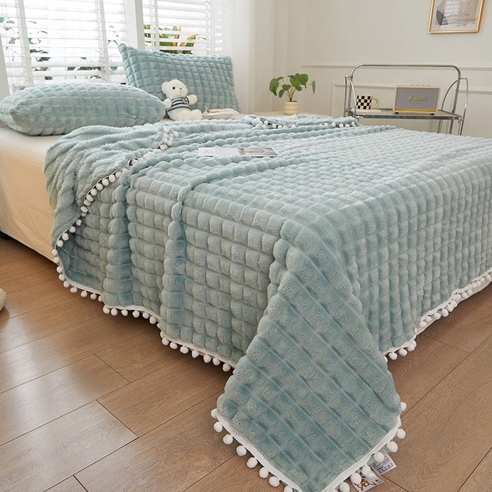 91家纺网 家纺一手货源 找家纺 楼兰公主2025新款云感梦境毛球毯  云雾兰