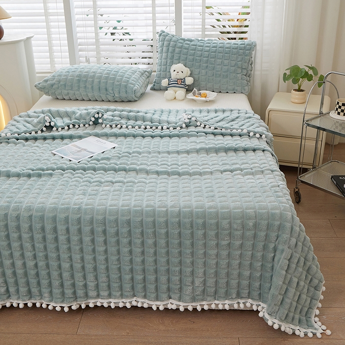 91家纺网 家纺一手货源 找家纺 楼兰公主2025新款云感梦境毛球毯  云雾兰