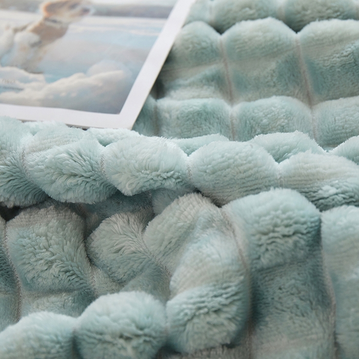 91家纺网 家纺一手货源 找家纺 楼兰公主2025新款云感梦境毛球毯  云雾兰