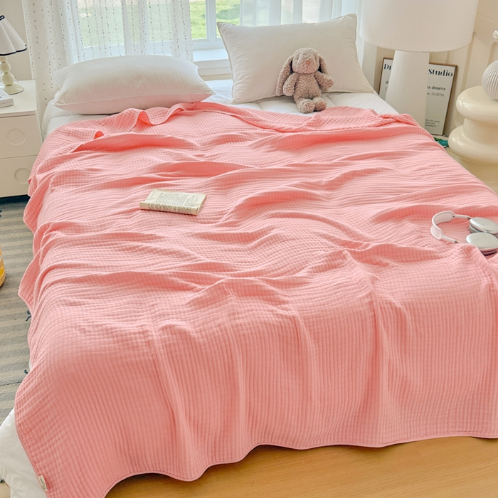 91家纺网 家纺一手货源 找家纺 棠薇家纺 2025新款A类日韩无印风泡泡纱六层素色纯色盖毯毛巾被夏被皱皱毯婴幼毯浴巾 泡泡纱桃粉