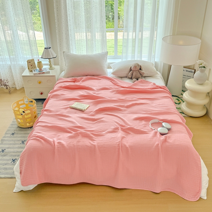 91家纺网 家纺一手货源 找家纺 棠薇家纺 2025新款A类日韩无印风泡泡纱六层素色纯色盖毯毛巾被夏被皱皱毯婴幼毯浴巾 泡泡纱桃粉