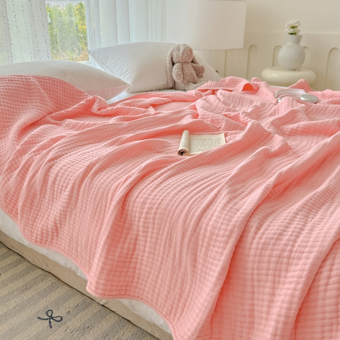 91家纺网 家纺一手货源 找家纺 棠薇家纺 2025新款A类日韩无印风泡泡纱六层素色纯色盖毯毛巾被夏被皱皱毯婴幼毯浴巾 泡泡纱桃粉