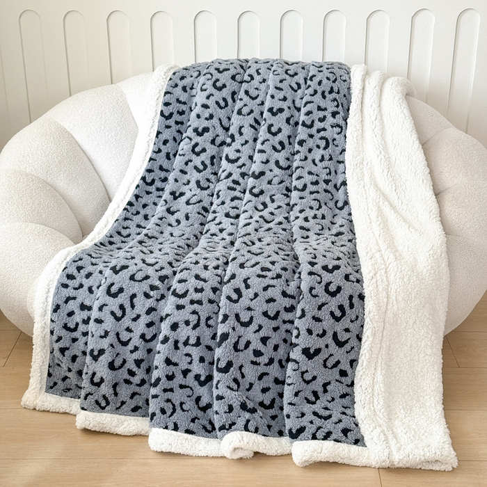 91家纺网 家纺一手货源 找家纺 丹本家纺 2025新款双层阳离子提花塔芙绒羊羔绒跨境双层毛毯盖毯毯子 豹纹灰