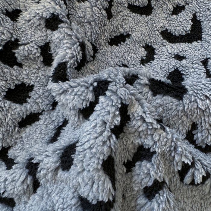 91家纺网 家纺一手货源 找家纺 丹本家纺 2025新款双层阳离子提花塔芙绒羊羔绒跨境双层毛毯盖毯毯子 豹纹灰