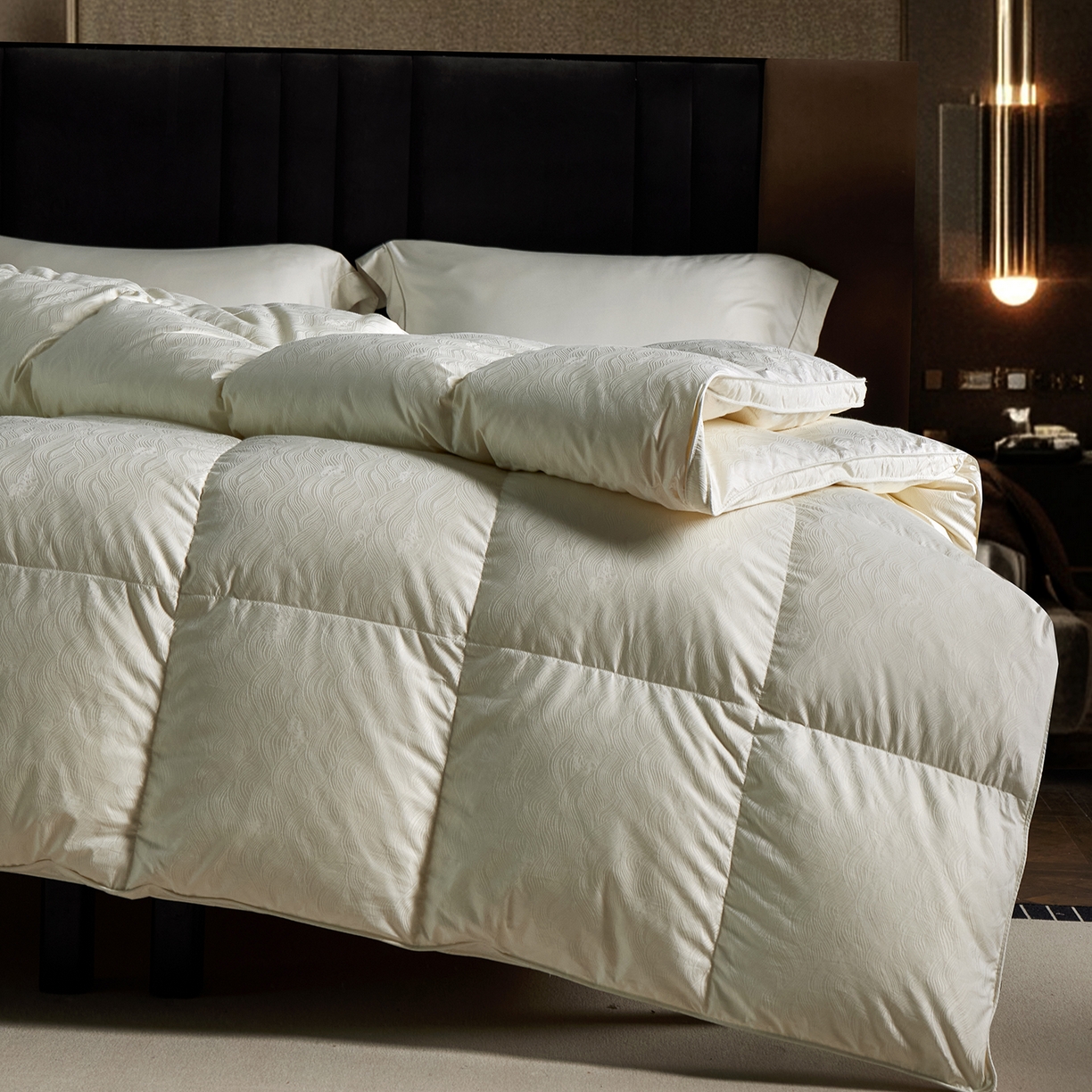 91家纺网 家纺一手货源 找家纺 御眠纺羽绒被壳 2025新款高精密全棉提花高端羽绒被壳羽绒被 白色