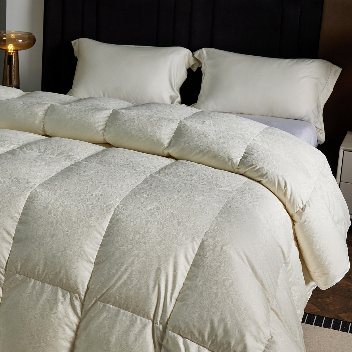 91家纺网 家纺一手货源 找家纺 御眠纺羽绒被壳 2025新款高精密全棉提花高端羽绒被壳羽绒被 白色