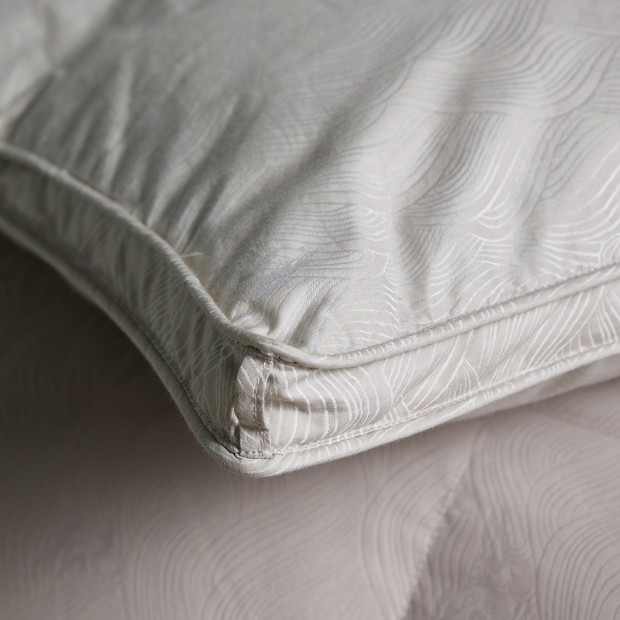 91家纺网 家纺一手货源 找家纺 御眠纺羽绒被壳 2025新款高精密全棉提花高端羽绒被壳羽绒被 灰色