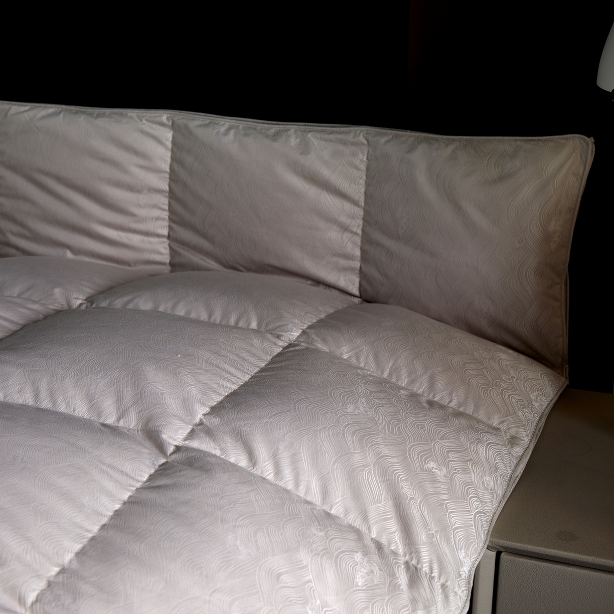 91家纺网 家纺一手货源 找家纺 御眠纺羽绒被壳 2025新款高精密全棉提花高端羽绒被壳羽绒被 灰色