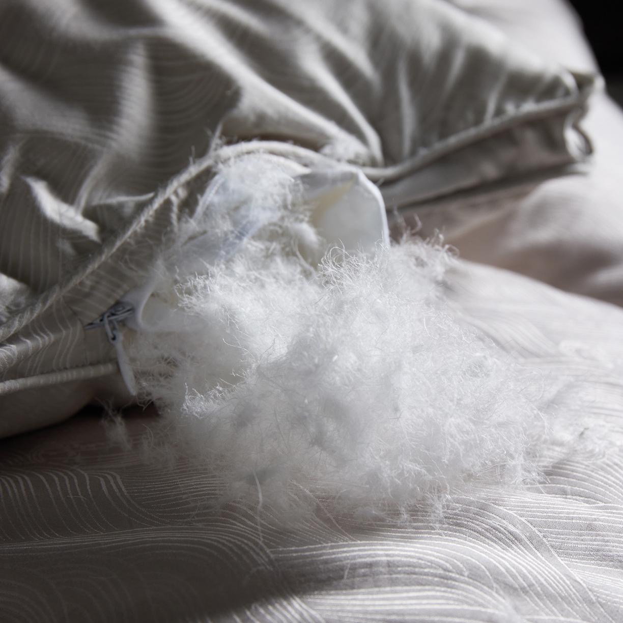 91家纺网 家纺一手货源 找家纺 御眠纺羽绒被壳 2025新款高精密全棉提花高端羽绒被壳羽绒被 灰色