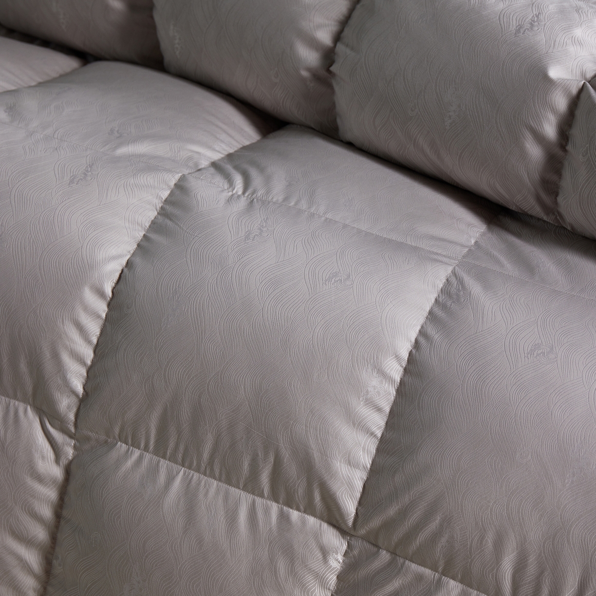 91家纺网 家纺一手货源 找家纺 御眠纺羽绒被壳 2025新款高精密全棉提花高端羽绒被壳羽绒被 灰色