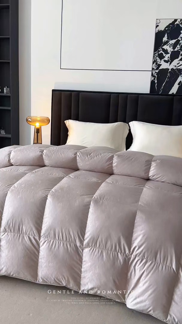 91家纺网 家纺一手货源 找家纺 御眠纺羽绒被壳 2025新款高精密全棉提花高端羽绒被壳羽绒被 灰色