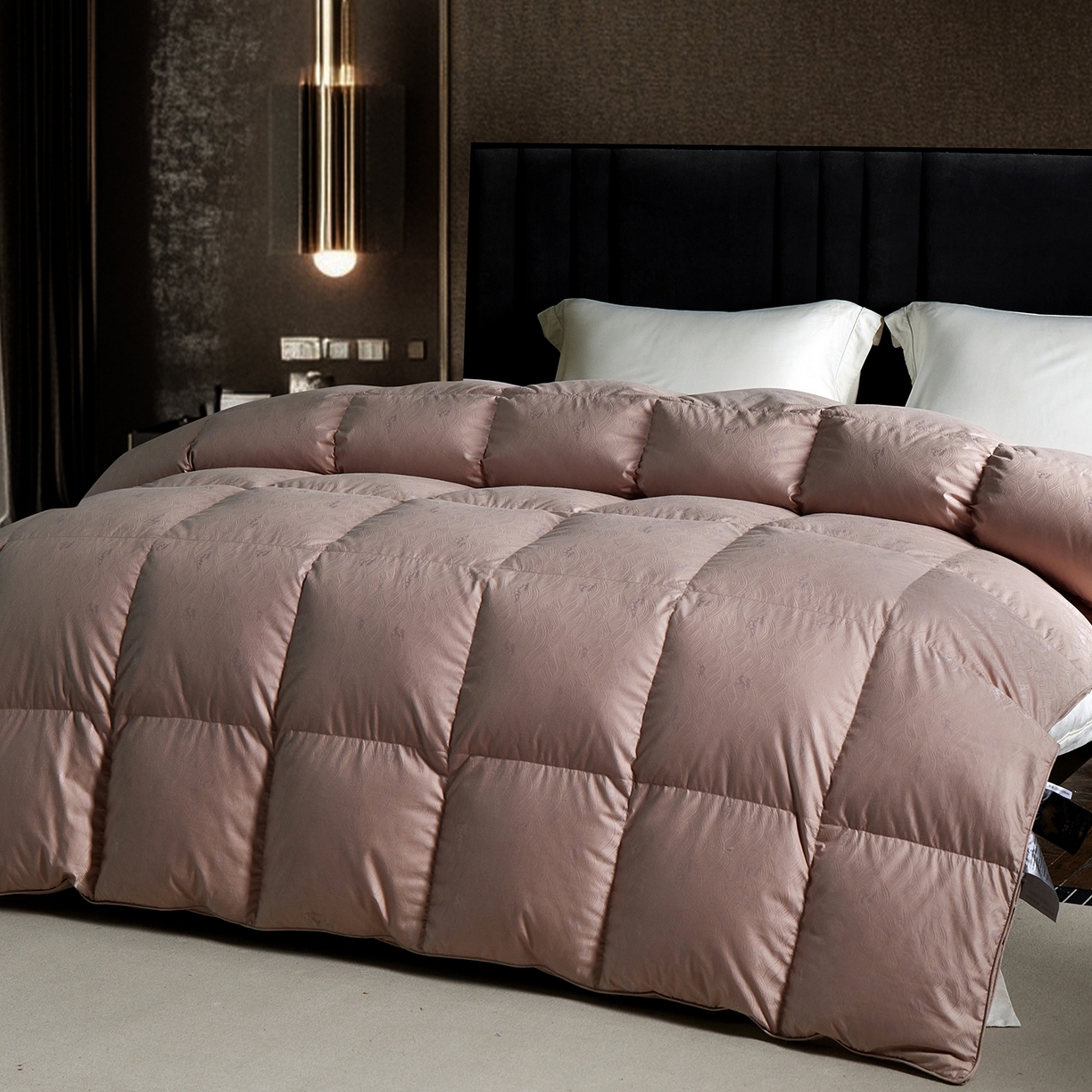 91家纺网 家纺一手货源 找家纺 御眠纺羽绒被壳 2025新款高精密全棉提花高端羽绒被壳羽绒被 粉色