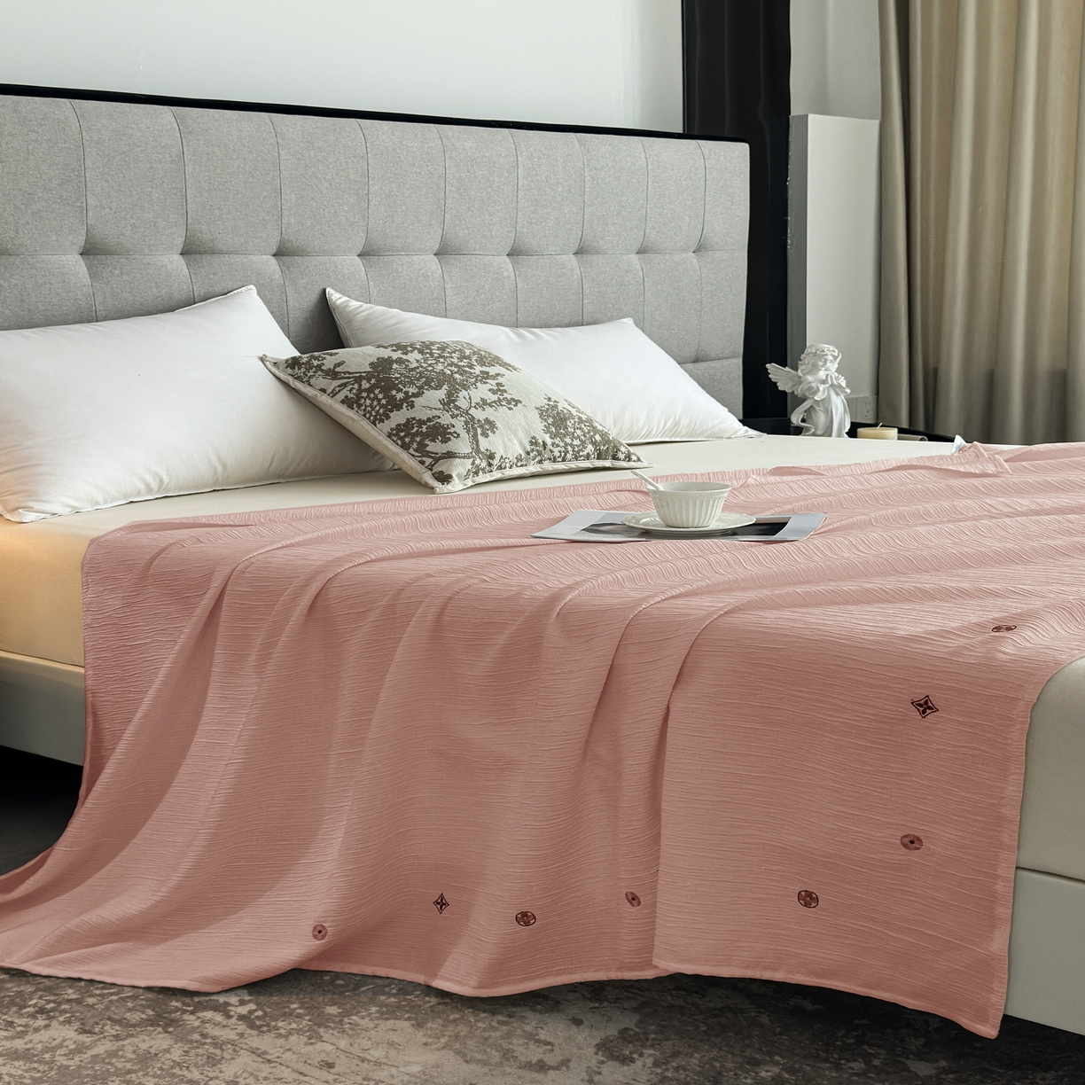 91家纺网 家纺一手货源 找家纺 乐嘉盈 2025新款双层纱布毯 粉色