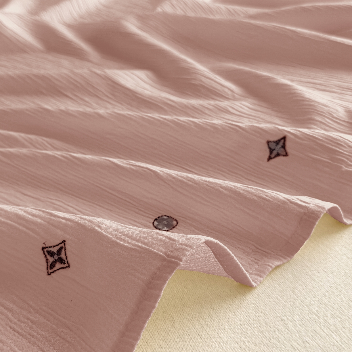 91家纺网 家纺一手货源 找家纺 乐嘉盈 2025新款双层纱布毯 粉色